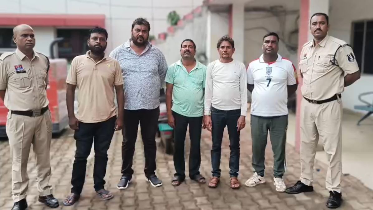 4 करोड़ के लेनदेन विवाद में जानलेवा हमला: बातचीत के बहाने बुलाकर युवक पर चाकू से ताबड़तोड़ वार, 5 आरोपी गिरफ्तार