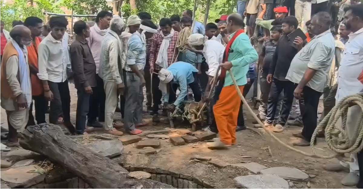 कुएं में 3 युवकों की मौत का मामलाः रेस्क्यू के बाद रहस्य और गहराया, वैज्ञानिकों के दावे पर ग्रामीणों ने लगा दी बकरी के जान की बाजी, गैस डिटेक्टर ने बताया ‘मीथेन’