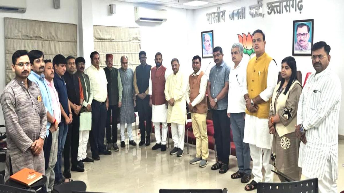 भाजपा मीडिया विभाग की बैठक: विपक्ष के आरोपों का मुखरता से जवाब देने बनी रणनीति, सरकार की उपलब्धियां जन-जन तक पहुंचाने का आह्वान