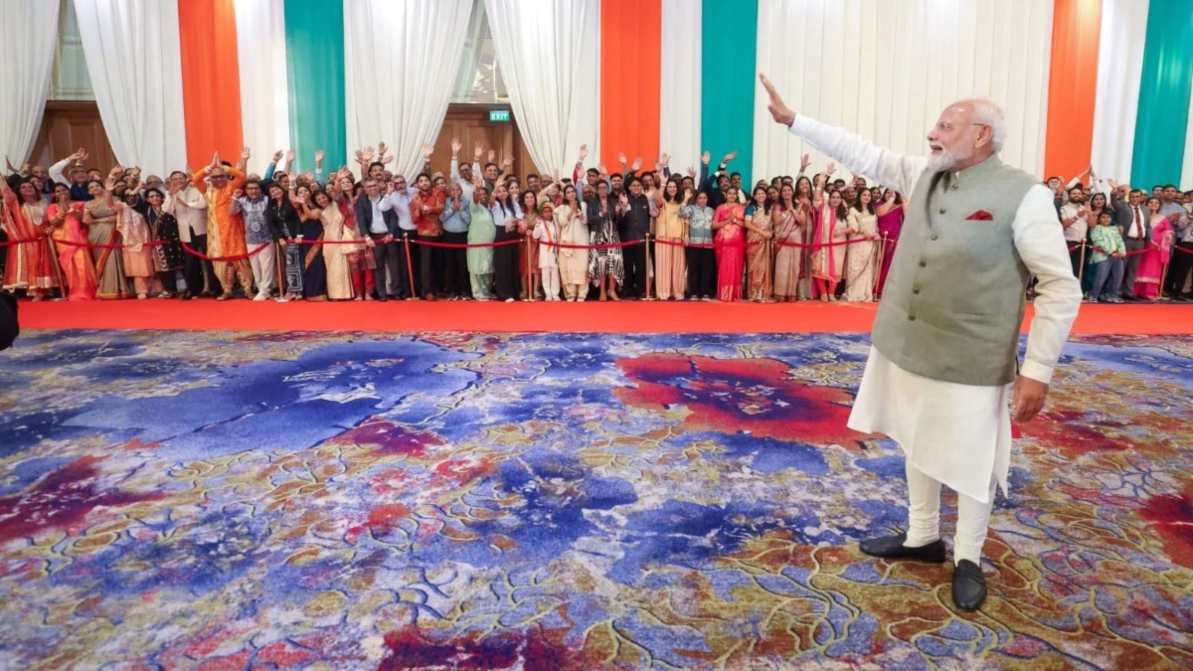 पीएम मोदी इन जकार्ता: इंडोनेशिया में भरतनाट्यम देख हुए मोहित, रामायण से बुद्ध तक दिखी भारतीय संस्कृति