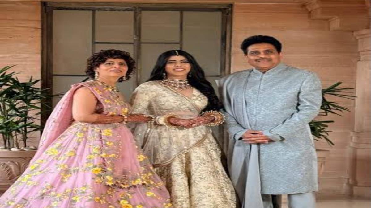 Shailesh Lodha की बेटी स्वरा की शाही शादी, विदाई में छलके एक्टर के आंसू, ये बड़ी हस्तियां हुआ शामिल …