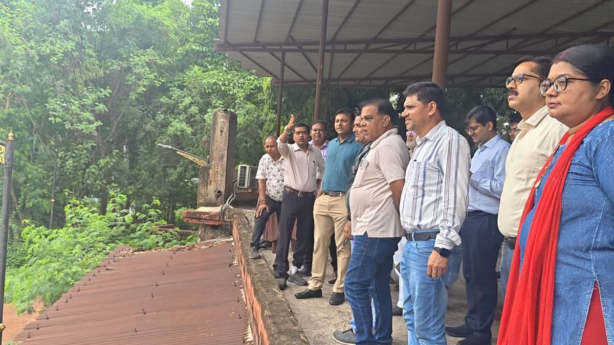 रायपुर प्रेस क्लब बनेगा हाईटेक : आधुनिक सुविधाओं से सुसज्जित होगा प्रेस क्लब, एक करोड़ होंगे खर्च, जनसंपर्क आयुक्त ने किया निरीक्षण