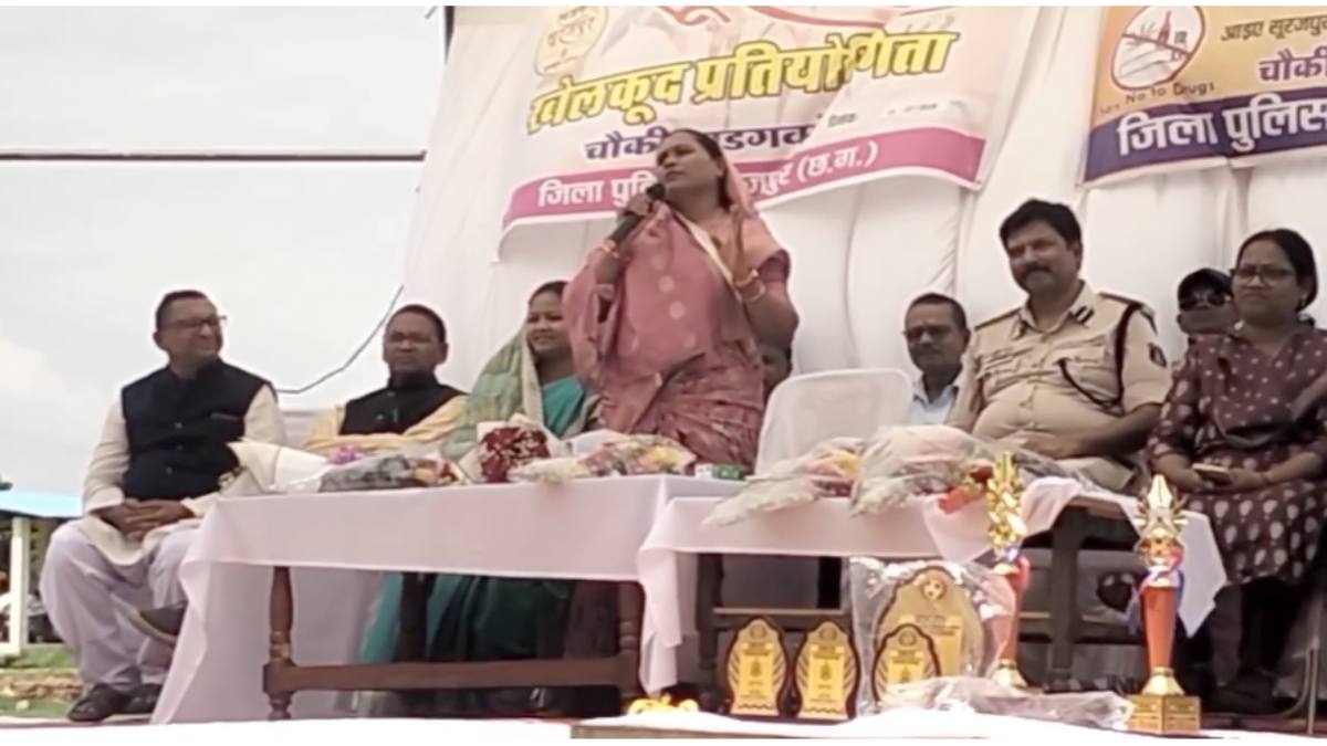 मंच से BJP विधायक शकुंतला पोर्ते ने कहा – मेरा बस चले तो पूरे क्षेत्र को शराब मुक्त कर दूं… वीडियो वायरल