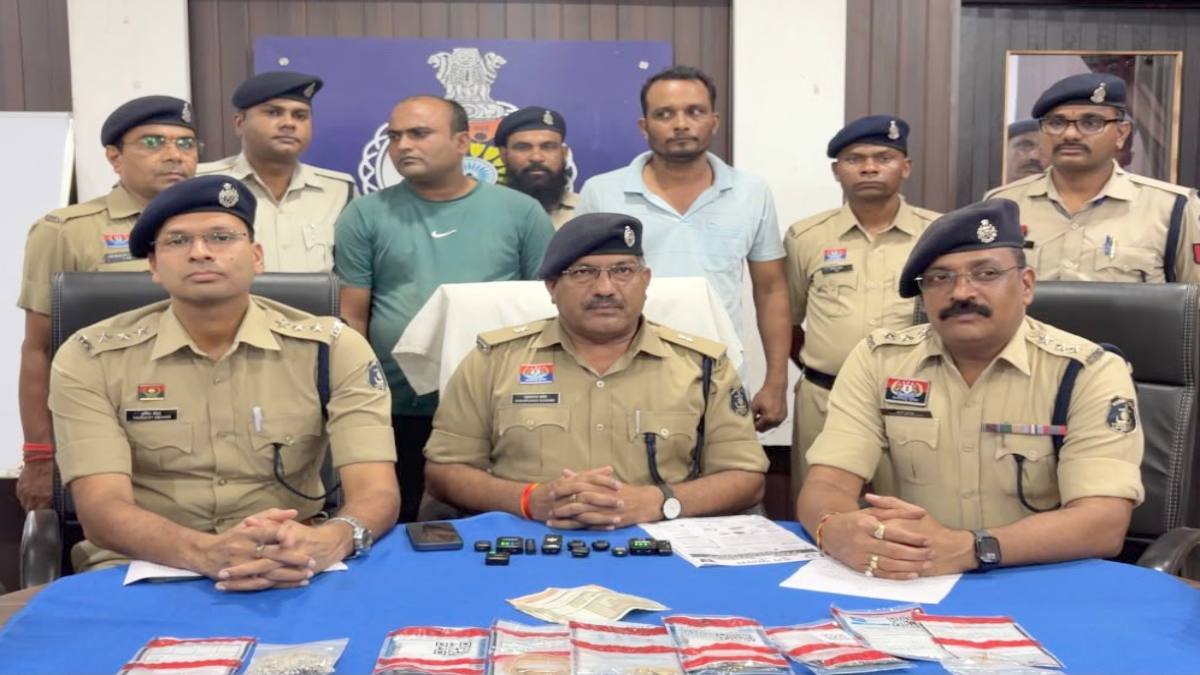 कर्ज में डूबा एमआर बना चोर : 8 सूने मकानों में की चोरी, आरोपी गिरफ्तार, 32 लाख के गहने बरामद