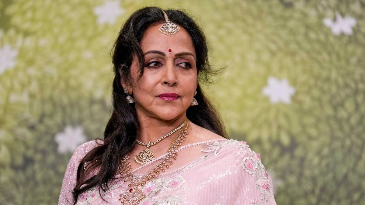 अपनी बायोपिक के लिए ये एक्ट्रेस हैं Hema Malini की पसंद! ड्रीम गर्ल ने कहा- वो खूबसूरत और टैलेंटेड हैं …