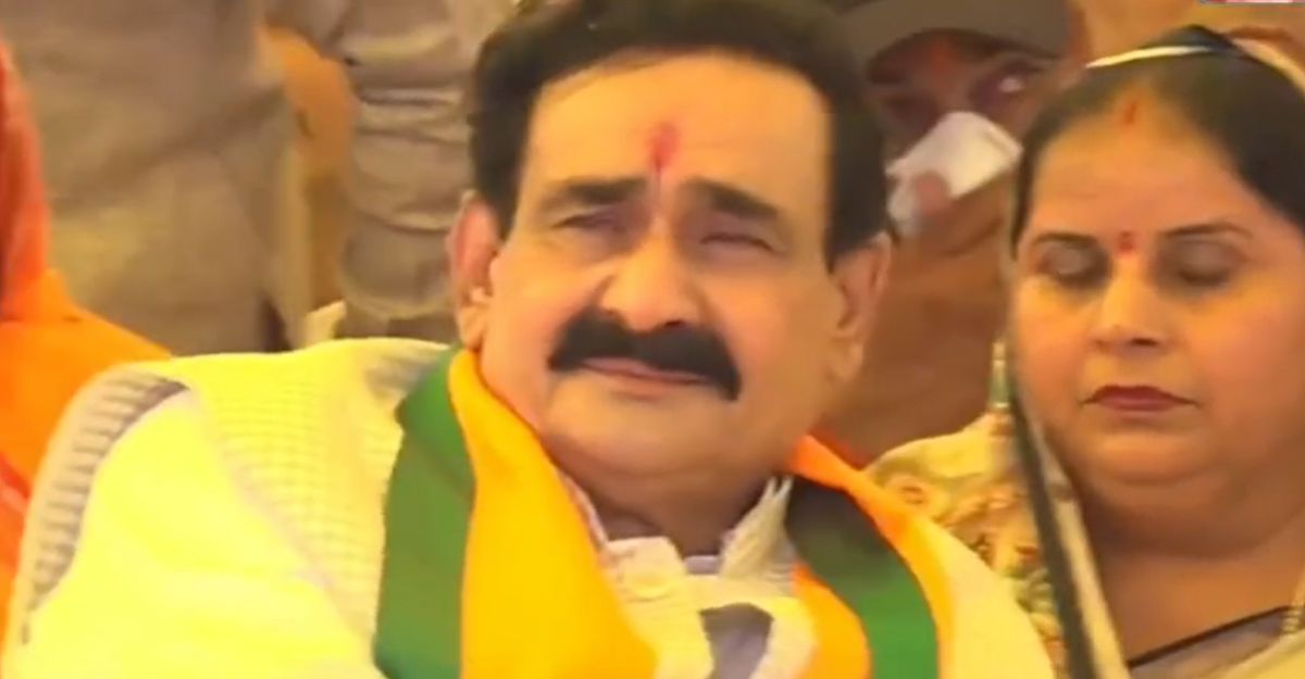 दतिया में भावुक हुए नरोत्तम मिश्रा: सभा को संबोधित करते समय छलक पड़े आंसू, बीच में ही रोकना पड़ा भाषण
