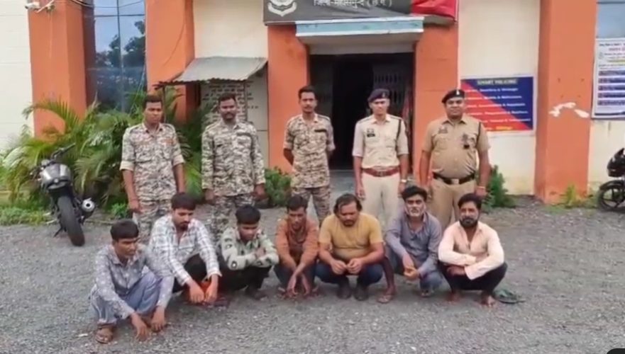तीन बड़ी चोरियों का खुलासा : अंतरराज्यीय गिरोह समेत 12 आरोपी गिरफ्तार, पुलिस ने 20 लाख से अधिक की संपत्ति की बरामद
