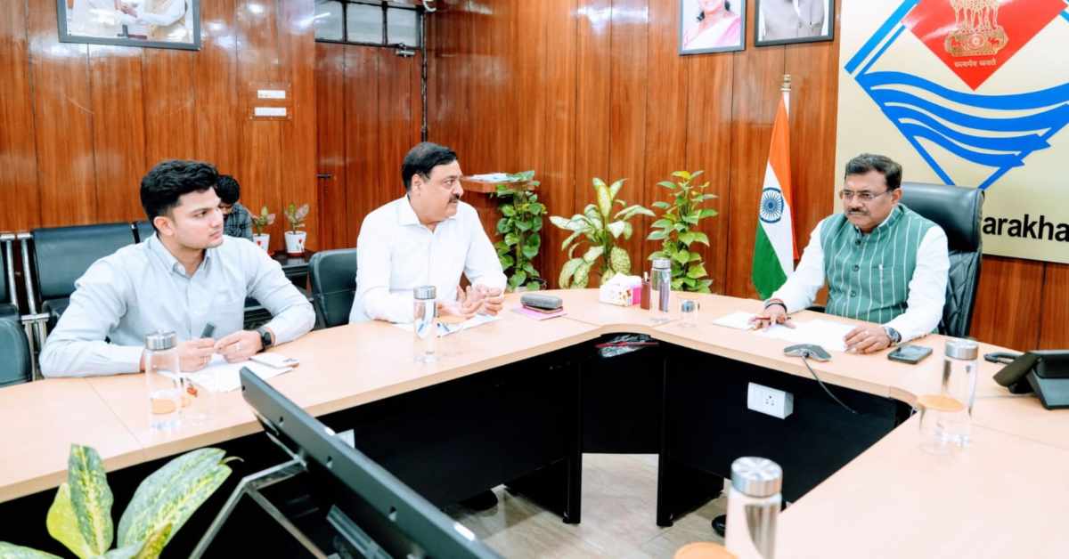 सरकार के लिए सुविधा सर्वोपरिः धामी सरकार जनता के लिए हवाई सेवाओं का कर रही विस्तार, मुख्य सचिव ने बैठक कर अधिकारियों को दिए अहम निर्देश