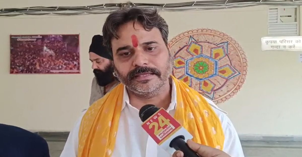 Datia by-election: कांग्रेस प्रत्याशी की बढ़ सकती हैं मुश्किलें, राज परिवार के महाराज गोविंद देव ने घनश्याम सिंह के खिलाफ कलेक्टर से की शिकायत