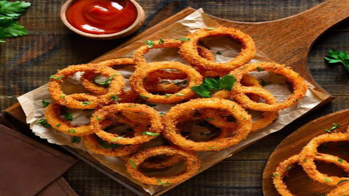 बारिश में बनाएं रेस्टोरेंट जैसे क्रिस्पी अनियन रिंग्स, हर बाइट में मिलेगा जबरदस्त स्वाद …