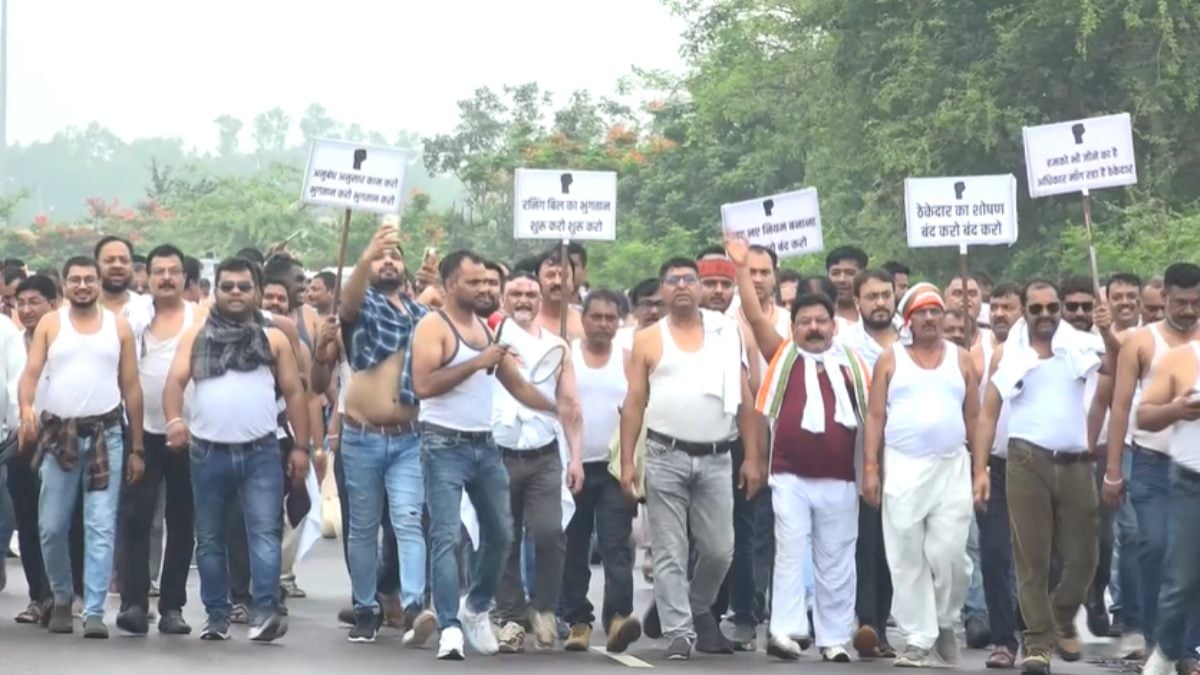 ठेकेदारों का हल्लाबोल: दो साल से लंबित भुगतान को लेकर विधानसभा घेराव करने निकले, अर्धनग्न प्रदर्शन कर खींचा सरकार का ध्यान
