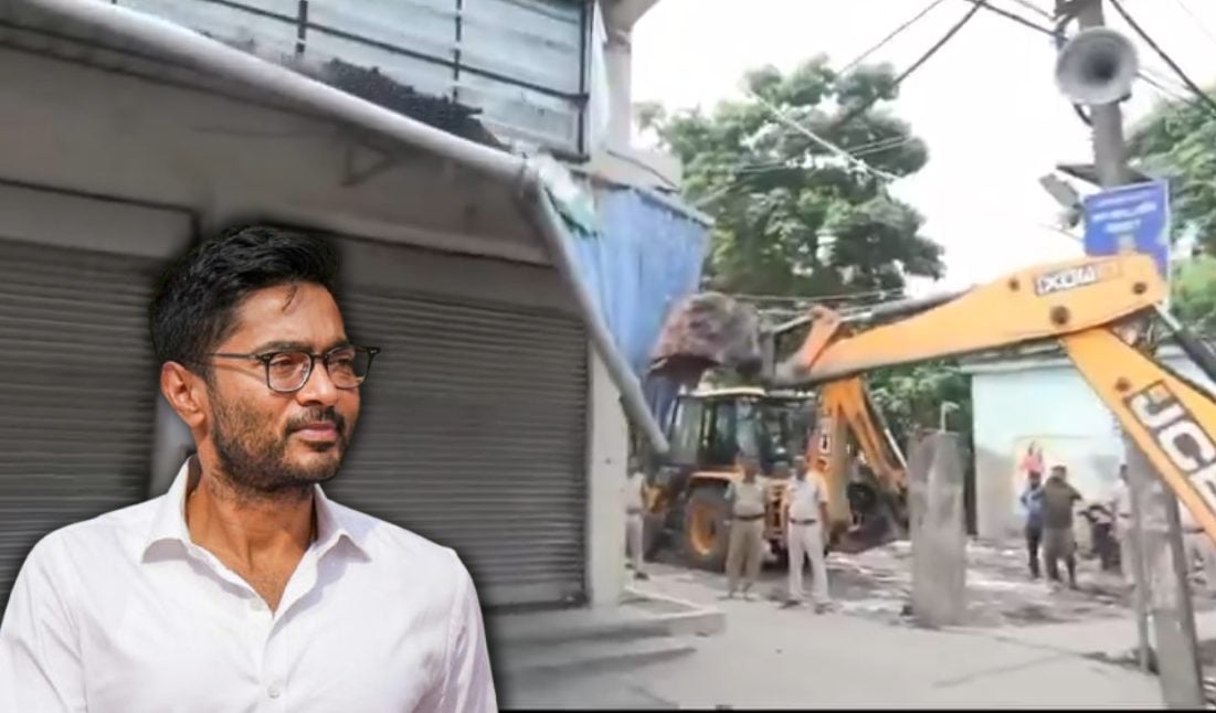 अभिषेक बनर्जी के अवैध कार्यालय पर चला बुलडोजर, भारी पुलिस बल की मौजूदगी में शुरू हुई कार्रवाई