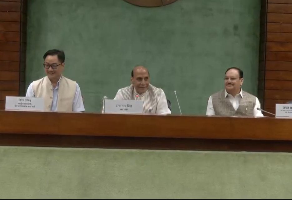 मानसून सत्र से पहले सर्वदलीय बैठक: विपक्षी सांसद 15 मिनट में बाहर निकले, लेकिन मनाने पर वापस लौटे