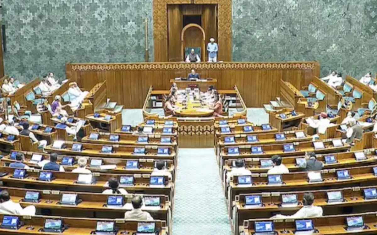 Monsoon Session 2026: NEET पेपर लीक और राम मंदिर चढ़ावा चोरी लोकसभा में हंगामा, शुरू होते ही कार्यवाही हुई स्थगित