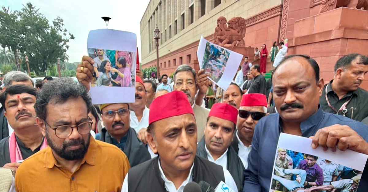 छात्रों को नौकरी नहीं, लाठियां दे रही सरकार… अखिलेश यादव का मोदी सरकार पर करारा हमला, जंतर-मंतर में हुई बर्बरता पर दिया बड़ा बयान