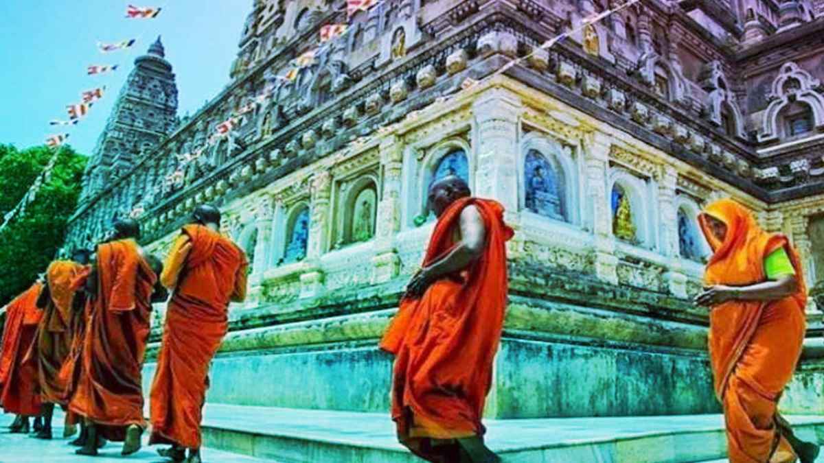 मंदिर में किस देवी-देवता की कितनी लगाई जाती है परिक्रमा, ये है परिक्रमा के नियम …