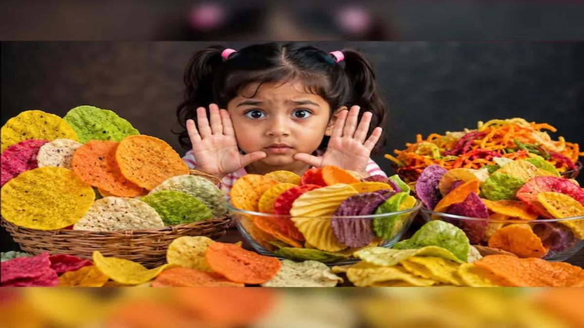 रंगीन पापड़ खाने से पहले हो जाएं सावधान, स्वाद बढ़ाने वाले ये चटख रंग कहीं सेहत पर न डाल दें भारी