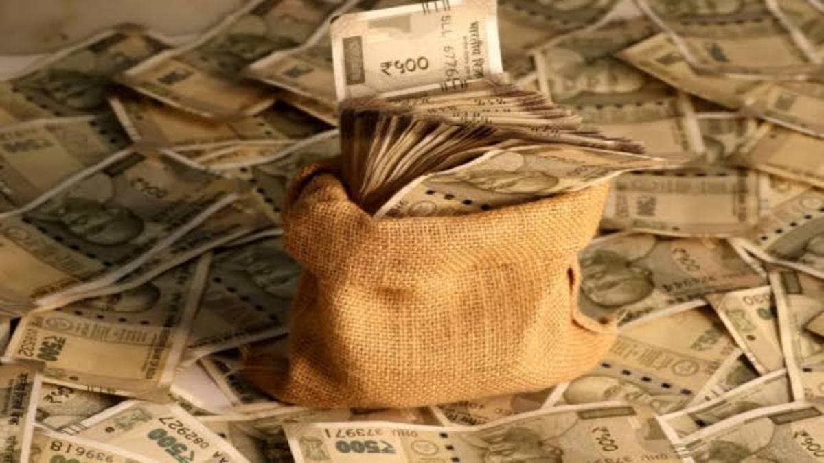 Dividend Stocks : आज चूक गए तो नहीं मिलेगा डिविडेंड! Wipro, DLF समेत 12 कंपनियों के शेयर खरीदने का आखिरी मौका