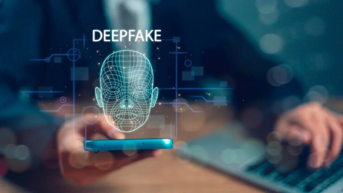 PIB Warning Fake AI Videos : सोशल मीडिया पर वायरल हो रहे AI वाले डीपफेक वीडियो, जानिए PIB ने क्या सलाह दी