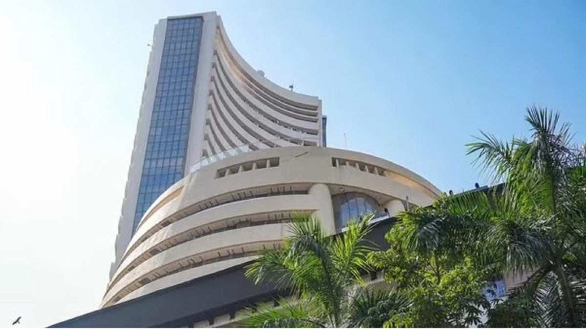 Stock Market LIVE Update : Sensex 800 अंक उछला, निफ्टी 24,200 के पार, जानिए किस सेक्टर में जोरदार खरीदारी ?