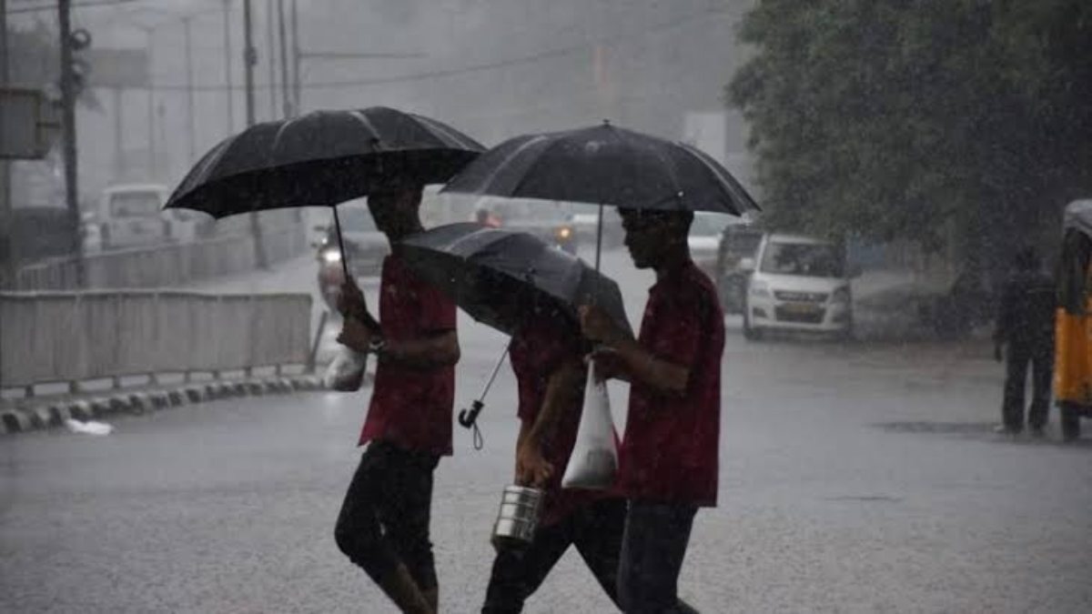 ओडिशा में आफत बनी लगातार बारिश, कई जिलों में बाढ़ का संकट …