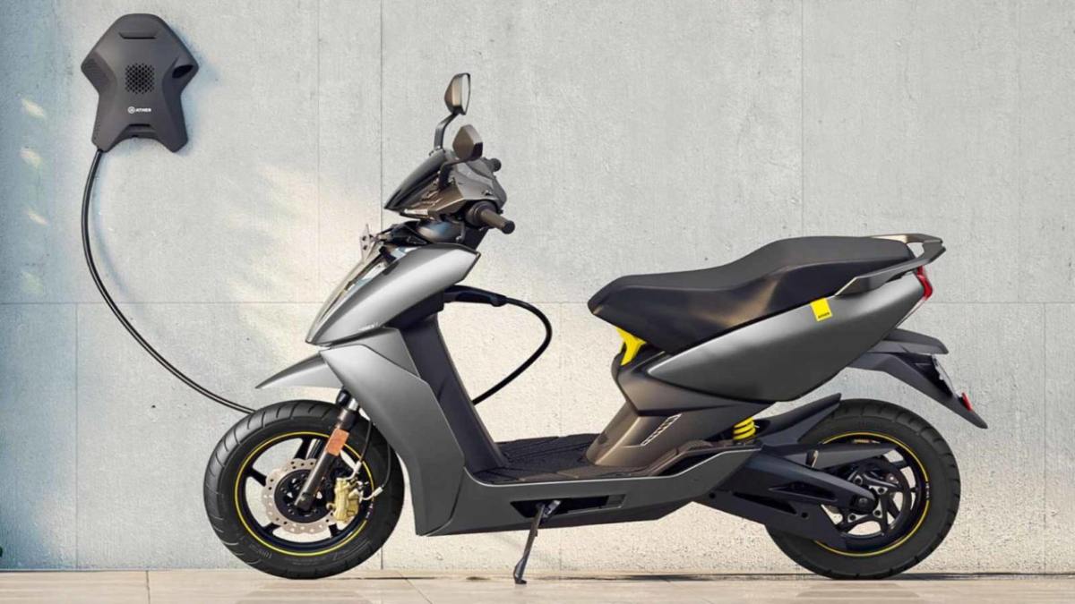 ​Ather Energy का बड़ा धमाका : भारतीय सड़कों के गड्ढों से बचाएगा स्कूटर, लॉन्च हुआ ‘Pothole+ Alerts’ फीचर
