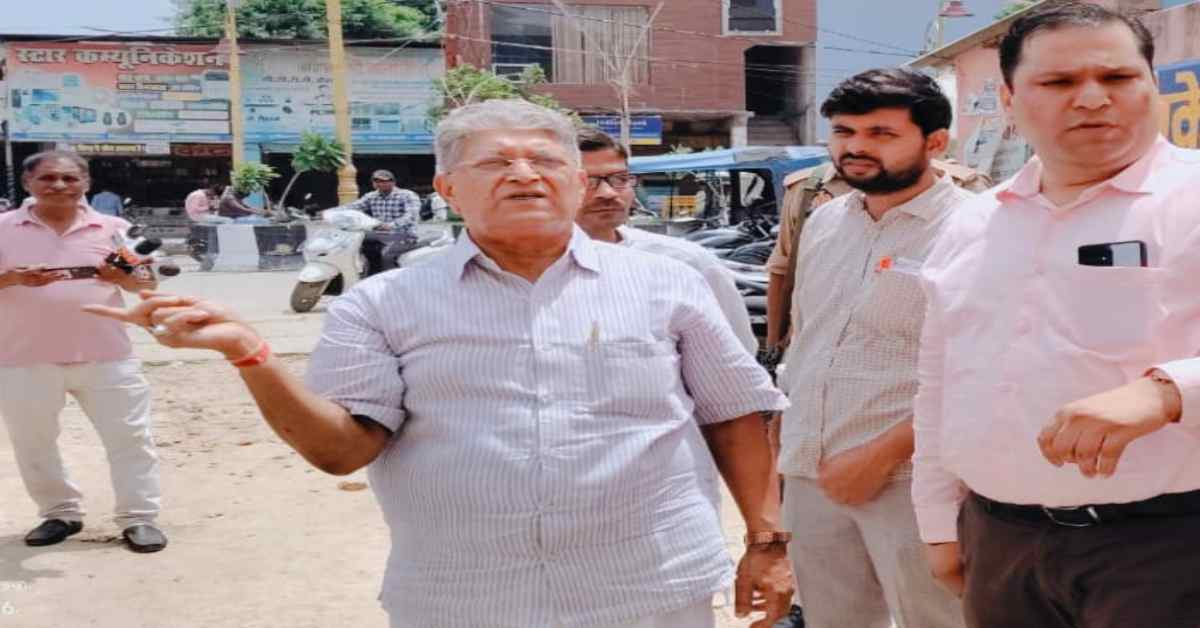 जनता सब देख रही है और…संसद के बाहर भगवा पहनकर प्रदर्शन करने पर BJP विधायक का विपक्ष पर हमला, जानिए ऐसा क्या कह दिया?