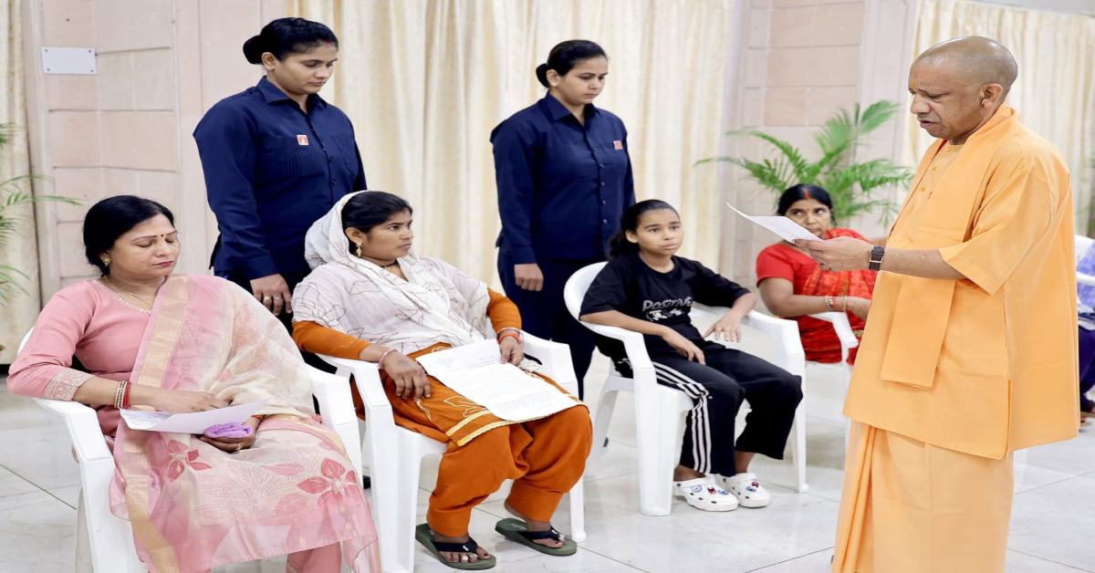 CM Yogi Janta Darshan : जनता दर्शन में सीएम योगी सख्त, बोले- अपराधियों के लिए यूपी में कोई जगह नहीं