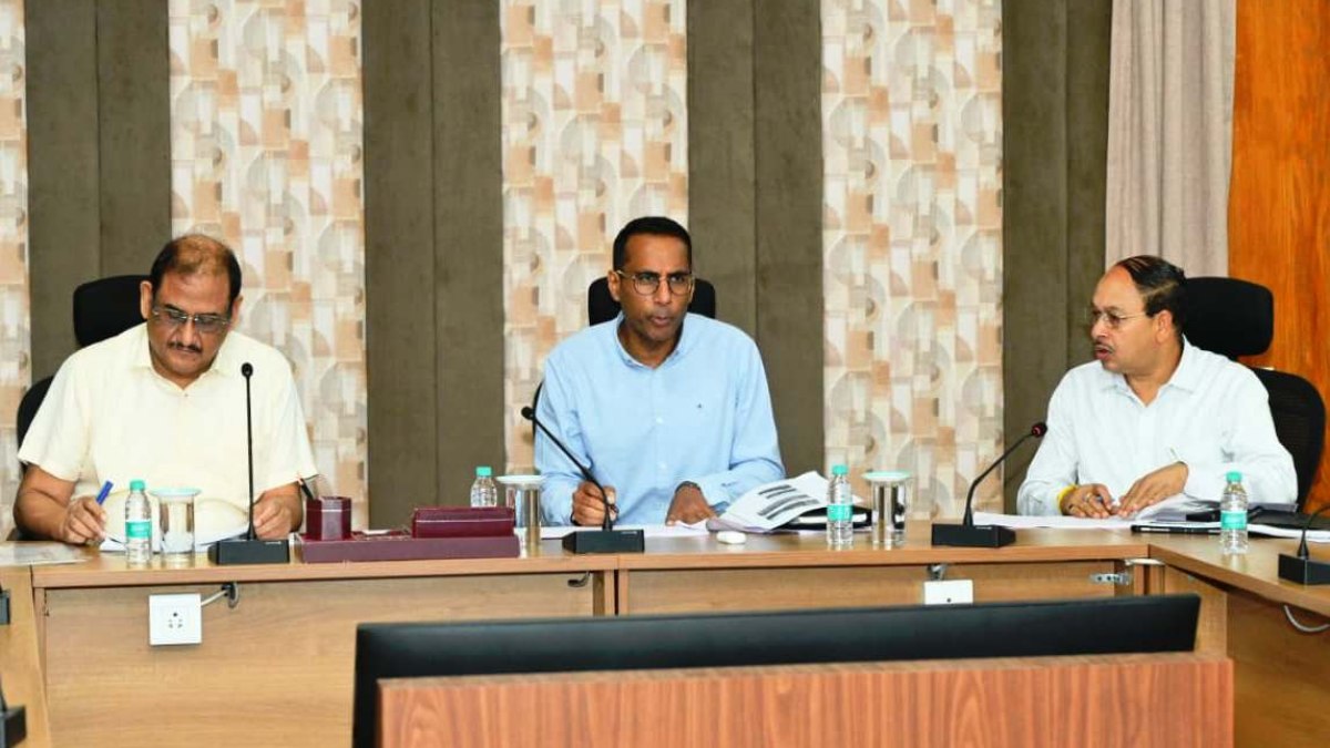 जेलों में निर्माणाधीन कार्यों की समीक्षा: PWD सचिव ने अधिकारियों और ठेकेदारों को कार्यों में तेजी लाने के दिए निर्देश