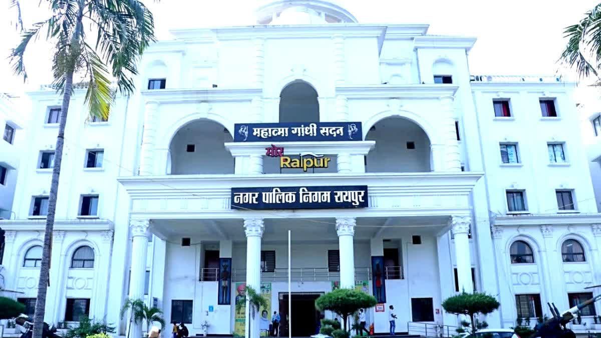 रायपुर नगर निगम में चरम पर भ्रष्टाचार : ठेकेदारों ने कहा – बिना कमीशन नहीं होता भुगतान, 100 करोड़ से ज्यादा बकाया, अधिकारी, जोन अध्यक्ष, पार्षद के रेट अलग-अलग