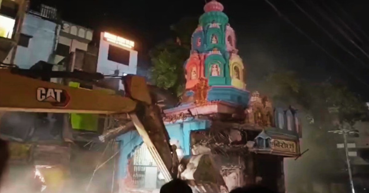 सड़क चौड़ीकरण के दौरान बड़ा हादसा, मंदिर का गुंबद गिरने से PWD कर्मचारी की मौत, एक घायल