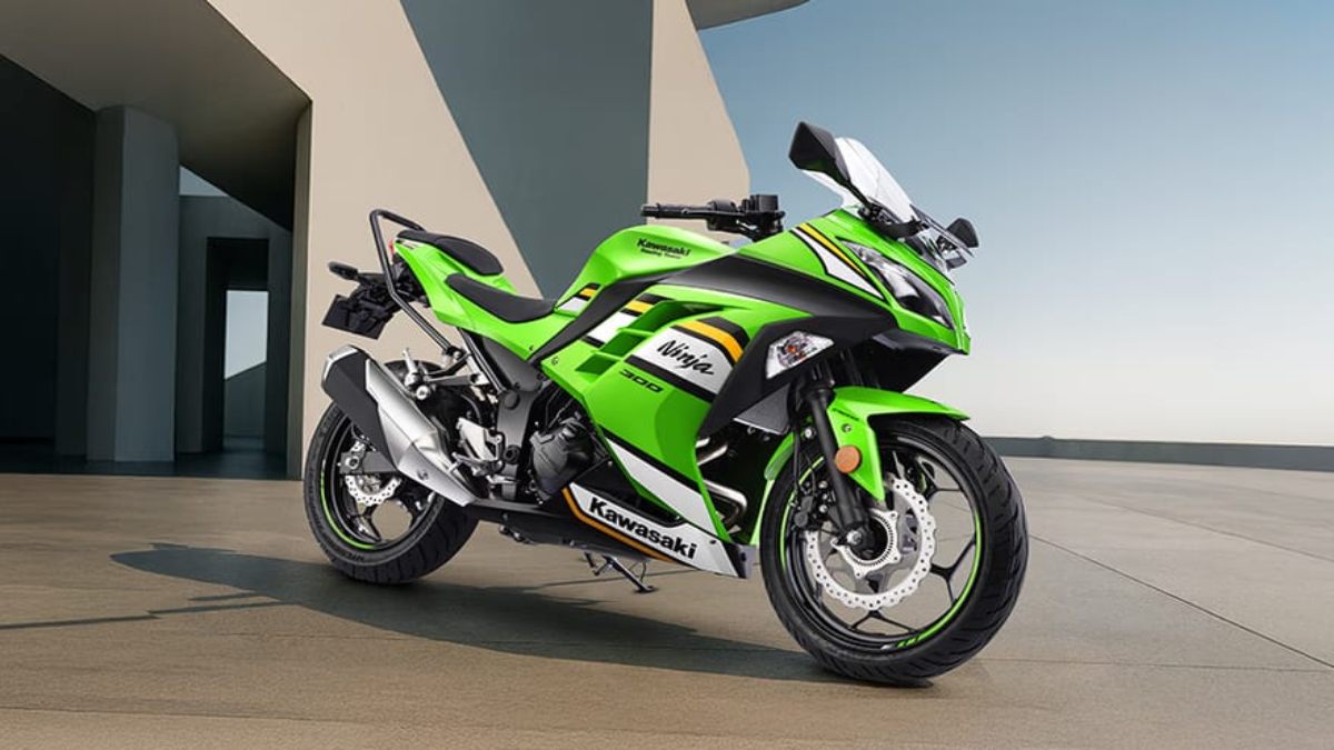 Kawasaki Ninja 300 का 2027 मॉडल लॉन्च, ट्विन-सिलेंडर इंजन के साथ दमदार एंट्री, जानिए कीमत और खासियत