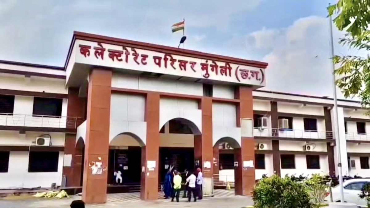 मौसम विभाग की चेतावनी के बीच जिला प्रशासन अलर्ट : कलेक्टर के आदेश पर स्कूलों और आंगनबाड़ी केंद्रों में रही छुट्टी, मदद के लिए सामने आई सामाजिक संस्था