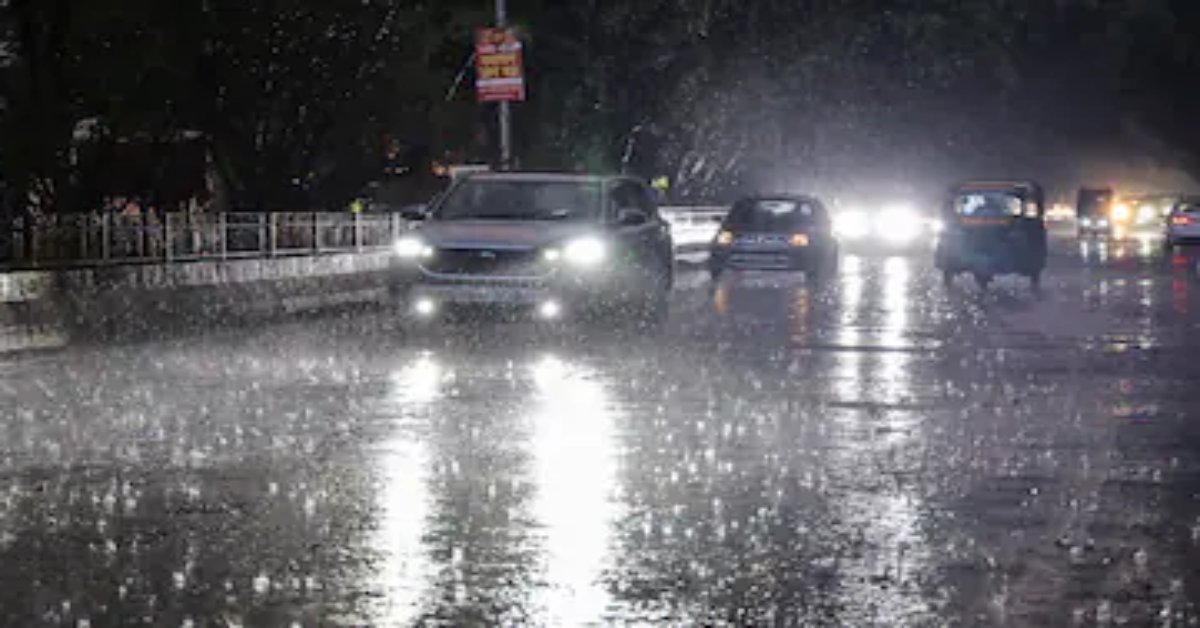 UP Weather Today : प्रदेश में मानसून की एंट्री, 30 से ज्यादा जिलों में बारिश का अलर्ट
