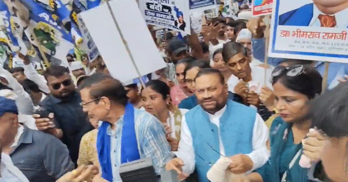 जौहर यूनिवर्सिटी बचाने की मांग, स्वामी प्रसाद मौर्य का प्रदर्शन, विधानसभा मार्च से पहले पुलिस ने रोका