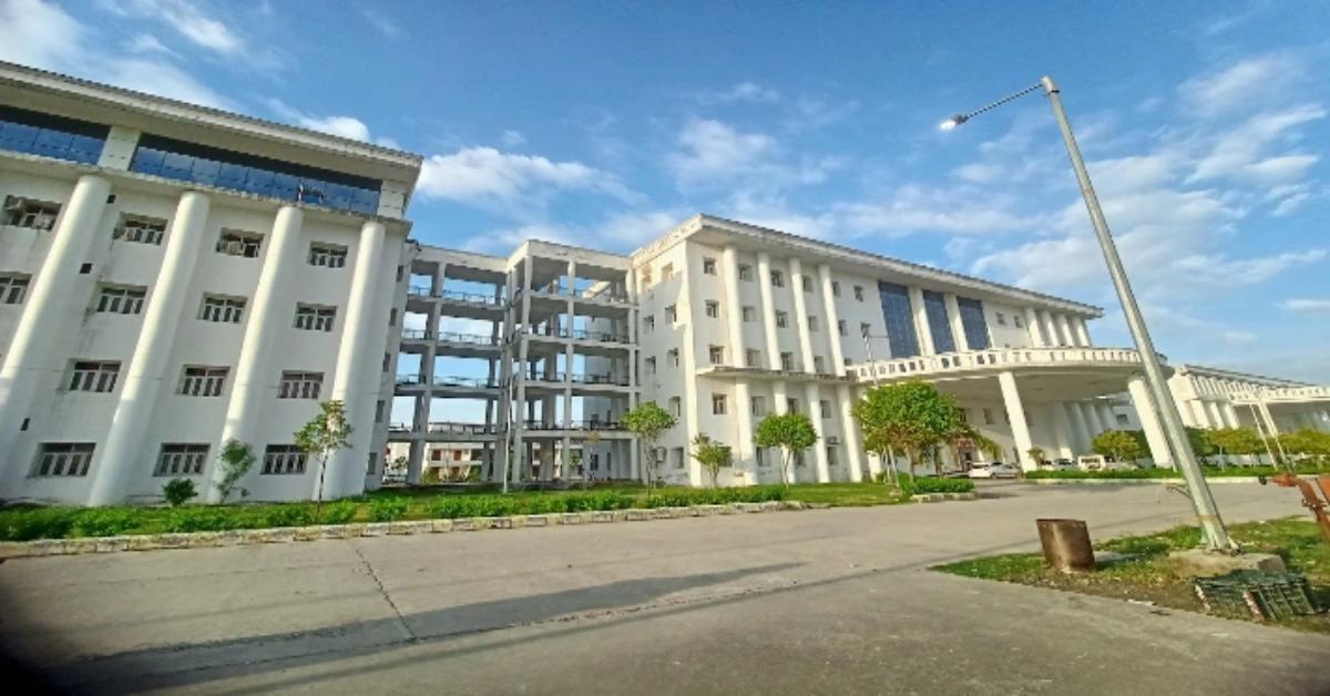 अयोध्या मेडिकल कॉलेज के पूर्व प्राचार्य के खिलाफ होगी विभागीय जांच, वित्तीय अनियमितता से जुड़ा मामला