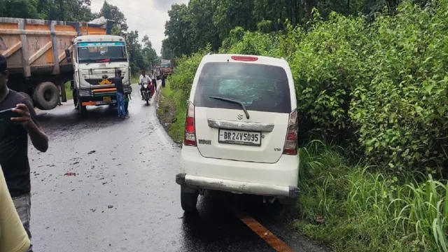 Jharkhand News : रामगढ़ में हाइवा और कार की आमने-सामने टक्कर, एक ही परिवार के 7 लोग गंभीर घायल