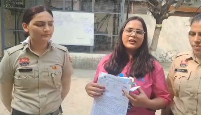 एचटेट परीक्षा के दौरान कैथल पुलिस ने दिखाई इंसानियत, लेट हो रही छात्राओं को गाड़ी से पहुंचाया केंद्र