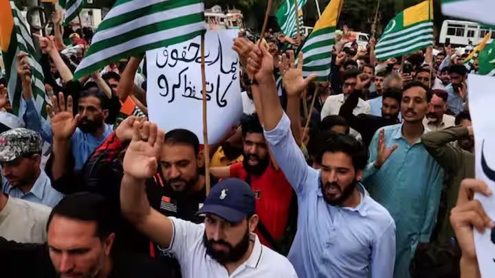 PoK में फिर उबाल: JAAC का पाकिस्तान सरकार को 48 घंटे का अल्टीमेटम, 38 मांगें पूरी नहीं हुईं तो ..