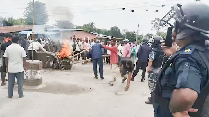 नेपाल हिंसा: कांवड़ यात्रा के विवाद से भड़की सांप्रदायिक हिंसा, 3 की मौत, कई शहरों में कर्फ्यू