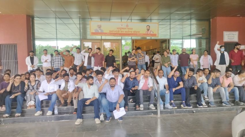 नूंह मेडिकल कॉलेज में बिजली-पानी संकट पर फूटा गुस्सा, रेजिडेंट डॉक्टरों ने खोला मोर्चा