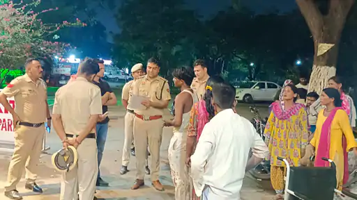 नामकरण की खुशियां मातम में बदलीं: 6 दिन के बेटे के पिता की हत्या, कुछ घंटों बाद संदिग्ध युवक भी मृत मिला