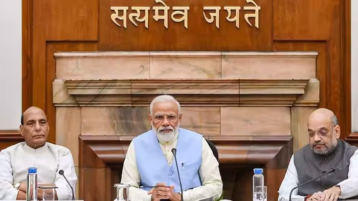 PM, मंत्री और CM पर बड़ा प्रस्ताव: 30 दिन से अधिक हिरासत पर पद से हटाने की जगह होगा निलंबन, संसदीय समिति की सिफारिश