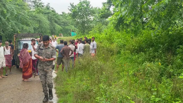 रामगढ़ में पुलिस मुखबिर की चाकू गोदकर हत्या : सड़क किनारे मिला शव,आपराधिक एंगल से जांच में जुटी पुलिस