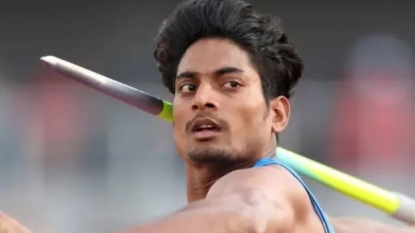 ग्लासगो में चला जौनपुर के लाल का जादू! 78.37 मीटर भाला फेंक फाइनल में पहुंचे रोहित, गांव में जश्न