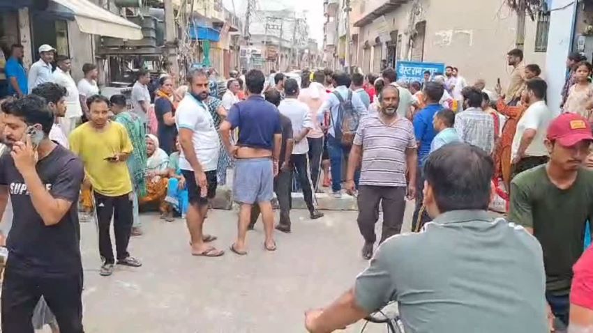 सोनीपत: वेस्ट रामनगर में बिजली-पानी संकट पर फूटा गुस्सा, सड़क जाम कर किया प्रदर्शन
