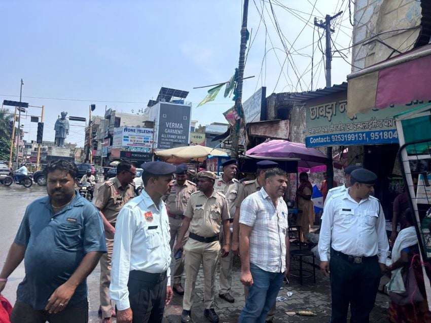 सोनीपत बस स्टैंड पर गरजा प्रशासन का पीला पंजा: पुलिस और नगर निगम ने हटाया भारी अतिक्रमण, मचा हड़कंप