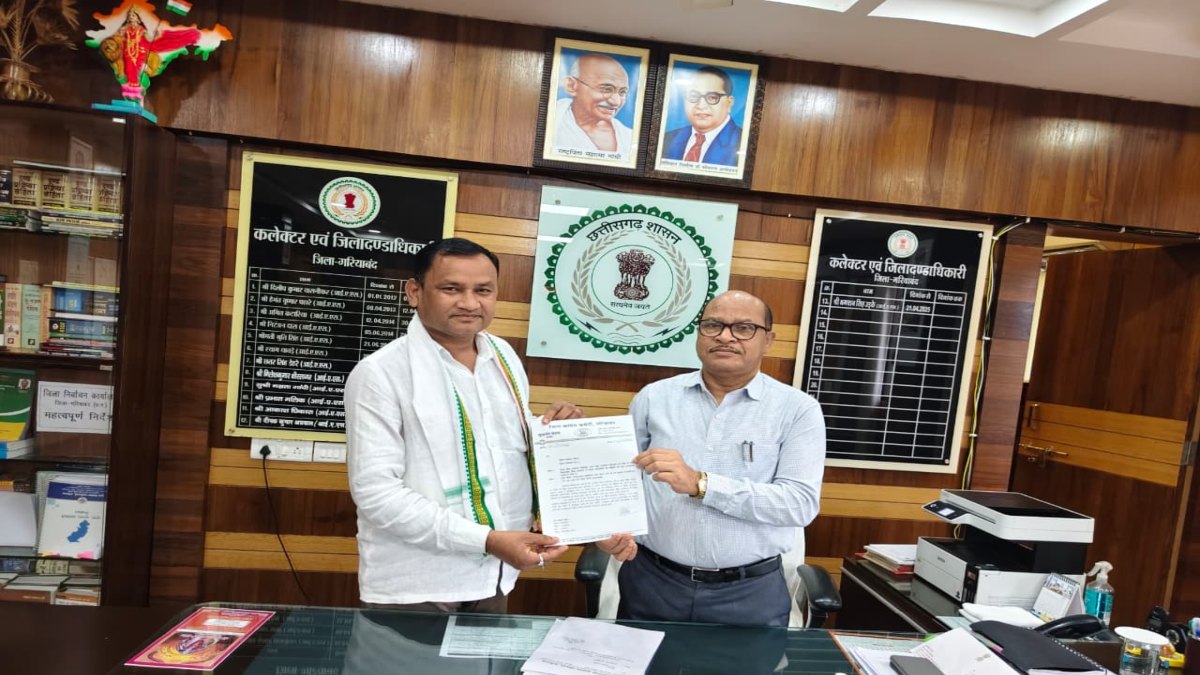 संलग्नीकरण पर सियासत: DEO-DMC दफ्तर में अफसर बने बैठे हैं 16 शिक्षक, कांग्रेस ने कलेक्टर को ज्ञापन सौंपकर दी चक्का जाम की चेतावनी