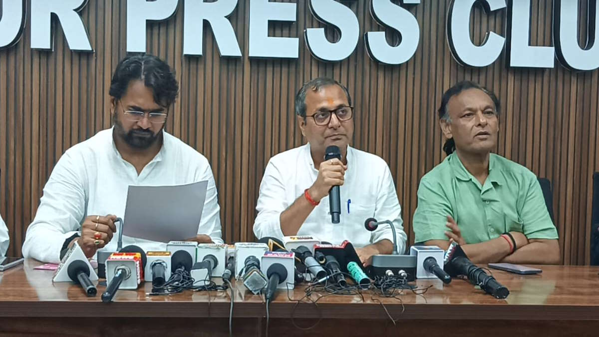 विधायक अमर अग्रवाल पर बरसे पूर्व विधायक शैलेष पांडेय, कहा- मंत्री पद की लालसा में विधानसभा में नहीं पूछा क्षेत्र की समस्याओं से जुड़ा एक भी सवाल…