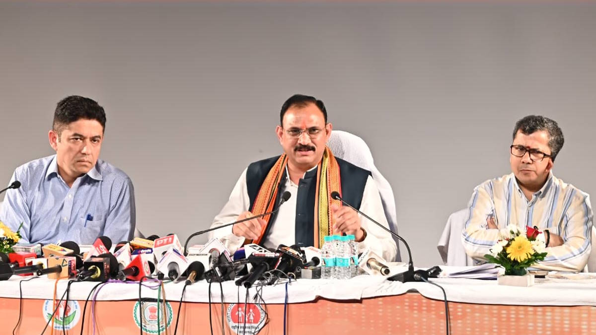 प्रेस वार्ता: स्वास्थ्य मंत्री श्याम बिहारी जायसवाल ने माना- राज्य में तीन लोगों की हुई मलेरिया से मौत, फिर किया दावा- एक भी मौत न हो, इस दिशा में कर रहे काम…